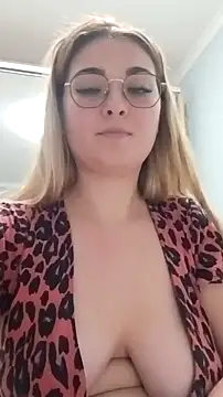 pussyCat t online show from 4, 12, 2025