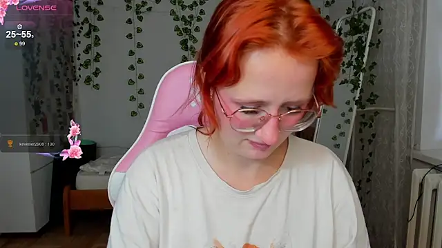 Snapshot of KrisTyBooBsin chatting on 1, 10, 2025 KrisTyBooBsin online show from 1, 10, 2025