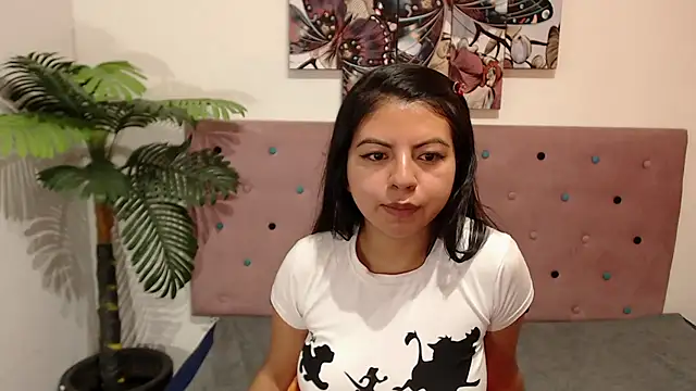 CarolineBrunx online show from 5, 3, 2025