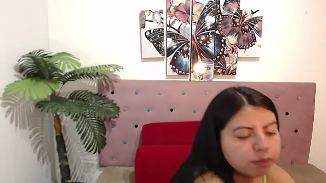 CarolineBrunx online show from 8, 3, 2025