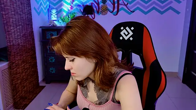 Snapshot of LolaAsmus chatting on 15, 11, 2025 LolaAsmus online show from 15, 11, 2025