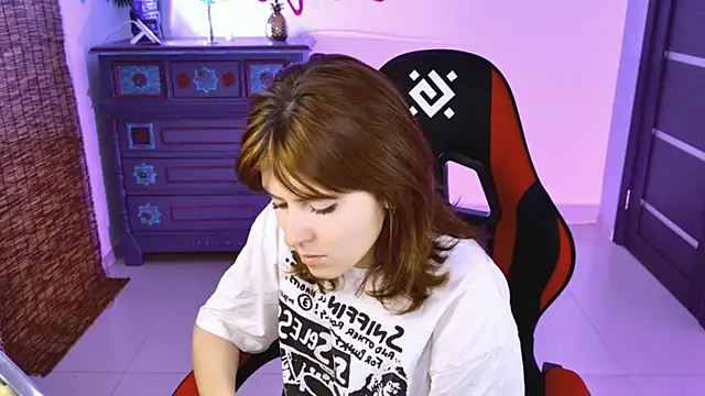 Snapshot of LolaAsmus chatting on 20, 11, 2025 LolaAsmus online show from 20, 11, 2025