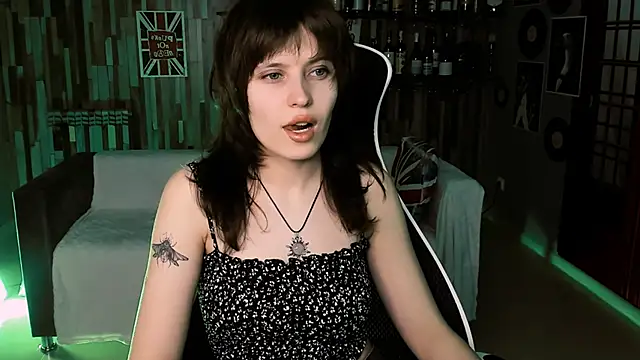 Snapshot of LolaAsmus chatting on 21, 4, 2026 LolaAsmus online show from 21, 4, 2026