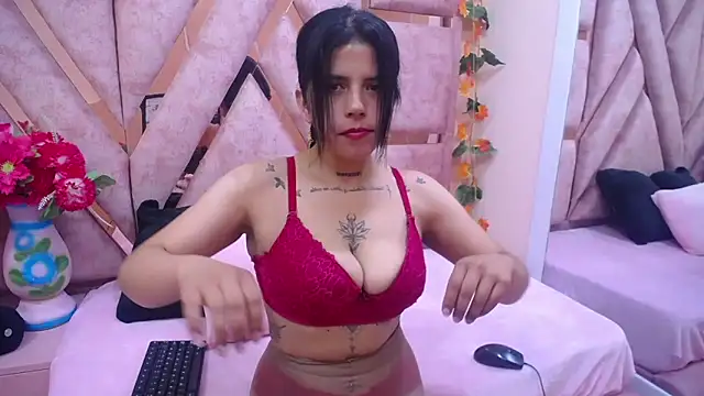 Snapshot of CataleyaLars20 chatting on 5, 12, 2025 CataleyaLars20 online show from 5, 12, 2025