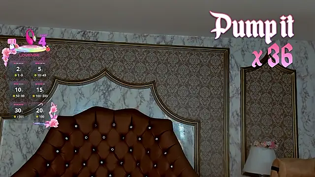 SoffiQueen online show from 12, 2, 2026