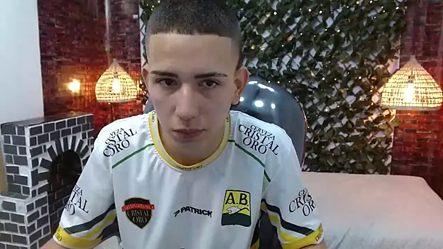 Snapshot of JackSwan18 chatting on 6, 12, 2024 JackSwan18 online show from 6, 12, 2024