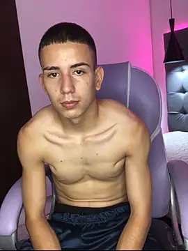 Snapshot of JackSwan18 chatting on 10, 10, 2025 JackSwan18 online show from 10, 10, 2025