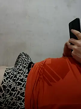 Snapshot of mohnis76 chatting on 2, 4, 2026 mohnis76 online show from 2, 4, 2026