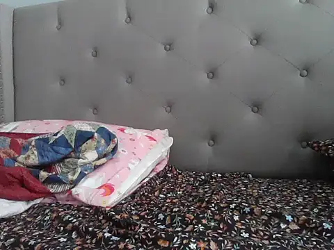 skinny  boy   online show from 15, 12, 2025