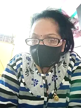 Snapshot of heenage chatting on 18, 12, 2024 heenage online show from 18, 12, 2024