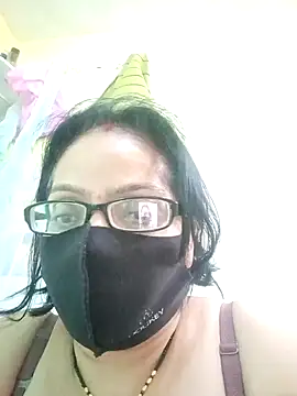 Snapshot of heenage chatting on 4, 2, 2025 heenage online show from 4, 2, 2025