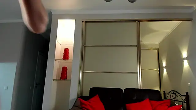 Emma Flin online show from 8, 1, 2025