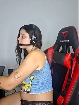 Snapshot of luuhcat09 chatting on 7, 2, 2025 luuhcat09 online show from 7, 2, 2025