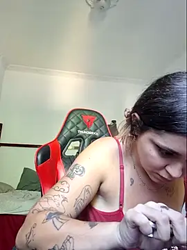 Snapshot of luuhcat09 chatting on 16, 10, 2025 luuhcat09 online show from 16, 10, 2025