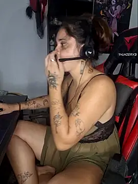 Snapshot of luuhcat09 chatting on 29, 10, 2025 luuhcat09 online show from 29, 10, 2025