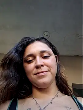 Snapshot of luuhcat09 chatting on 21, 11, 2025 luuhcat09 online show from 21, 11, 2025