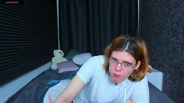 KIKI Krash online show from 17, 2, 2025