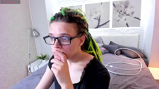 KIKI Krash online show from 14, 9, 2025