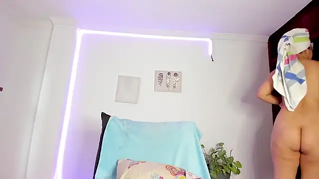 Snapshot of anniesweet- chatting on 10, 11, 2025 anniesweet- online show from 10, 11, 2025