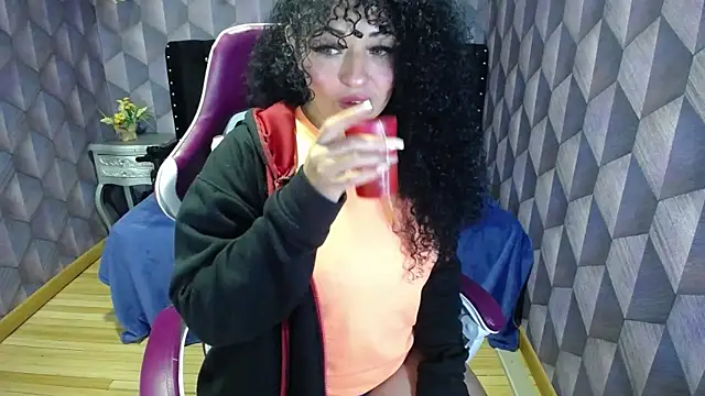 Sofiacowperx online show from 13, 2, 2025