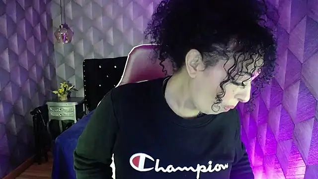 Sofiacowperx online show from 18, 2, 2025