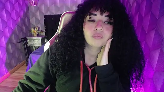 Sofiacowperx online show from 27, 2, 2025