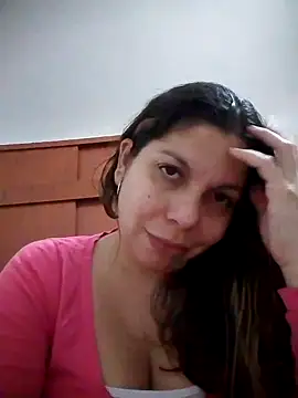 Carliina Soussa online show from 5, 10, 2025