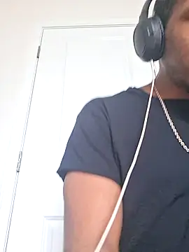 Snapshot of bigboytoy912 chatting on 19, 6, 2026 bigboytoy912 online show from 19, 6, 2026