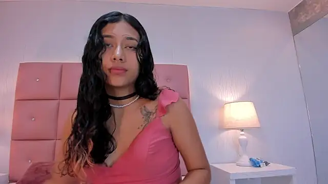 Snapshot of laura_smith33 chatting on 12, 3, 2025 laura smith33 online show from 12, 3, 2025