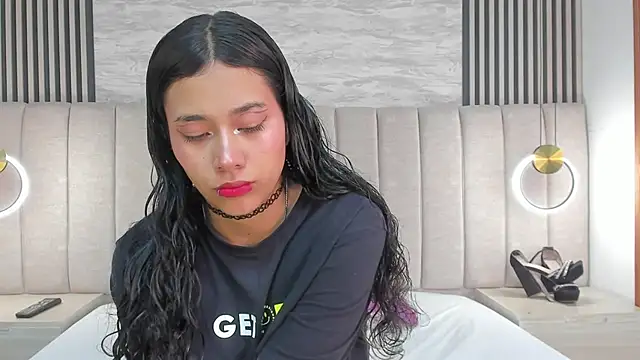 Snapshot of laura_smith33 chatting on 6, 10, 2025 laura smith33 online show from 6, 10, 2025