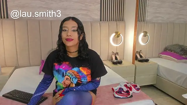 Snapshot of laura_smith33 chatting on 30, 10, 2025 laura smith33 online show from 30, 10, 2025