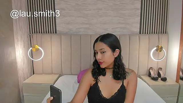 Snapshot of laura_smith33 chatting on 5, 11, 2025 laura smith33 online show from 5, 11, 2025