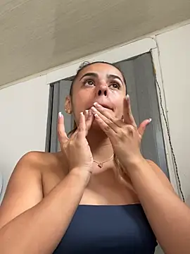 Snapshot of ZoeJohnsoon chatting on 30, 10, 2025 ZoeJohnsoon online show from 30, 10, 2025