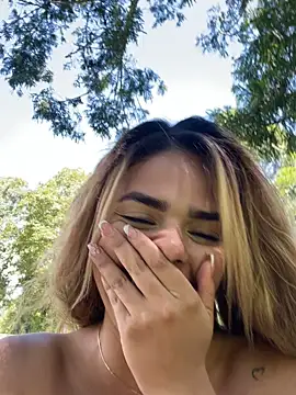 Snapshot of ZoeJohnsoon chatting on 17, 11, 2025 ZoeJohnsoon online show from 17, 11, 2025