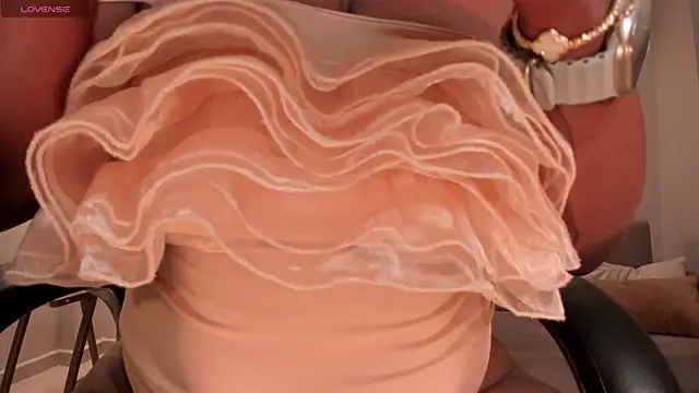 Snapshot of SavannahStorm chatting on 26, 10, 2025 SavannahStorm online show from 26, 10, 2025