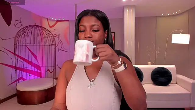 Snapshot of SavannahStorm chatting on 29, 11, 2025 SavannahStorm online show from 29, 11, 2025