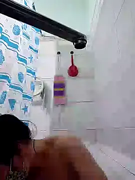 MikaKors online show from 2, 1, 2025