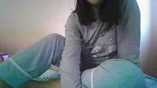 MikaKors online show from 2, 2, 2025