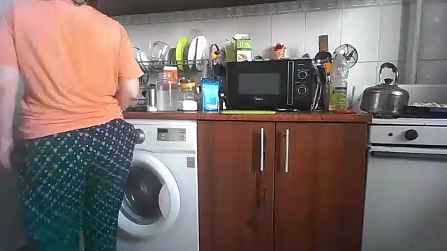 MikaKors online show from 2, 3, 2025