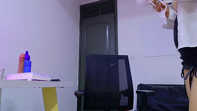 Snapshot of Adel_Nesbiit chatting on 27, 2, 2025 Adel Nesbiit online show from 27, 2, 2025