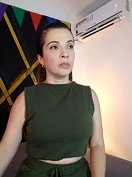 Snapshot of Adel_Nesbiit chatting on 3, 10, 2025 Adel Nesbiit online show from 3, 10, 2025