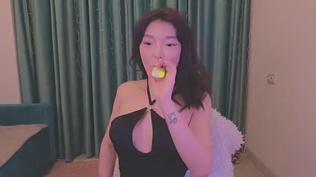 Snapshot of AudreyMell chatting on 6, 1, 2025 AudreyMell online show from 6, 1, 2025