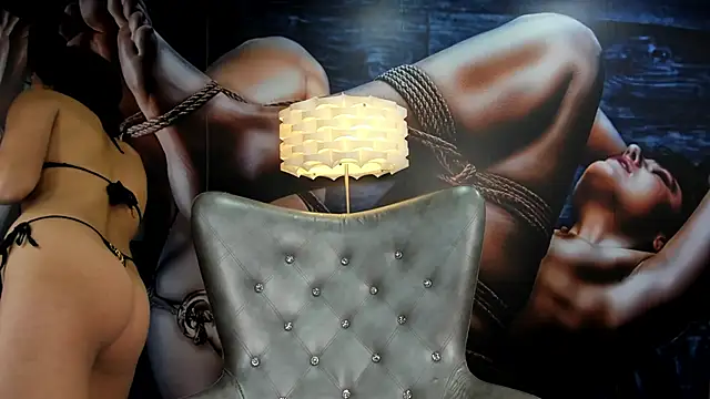 Snapshot of miss_collins chatting on 5, 2, 2025 miss collins online show from 5, 2, 2025