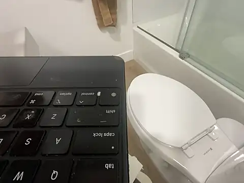 Snapshot of RuffClvb chatting on 24, 12, 2024 RuffClvb online show from 24, 12, 2024