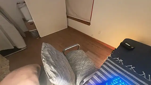 Snapshot of RuffClvb chatting on 18, 2, 2025 RuffClvb online show from 18, 2, 2025