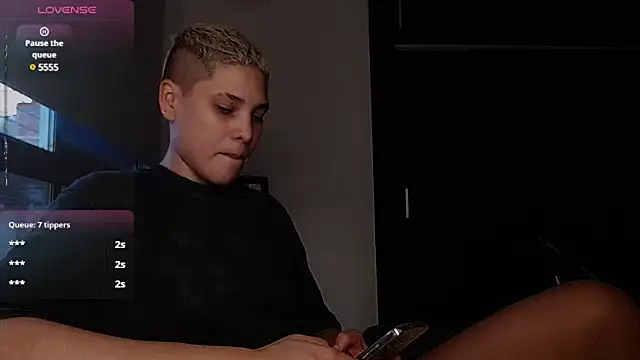 Snapshot of Charlee_pink chatting on 1, 12, 2024 Charlee pink online show from 1, 12, 2024