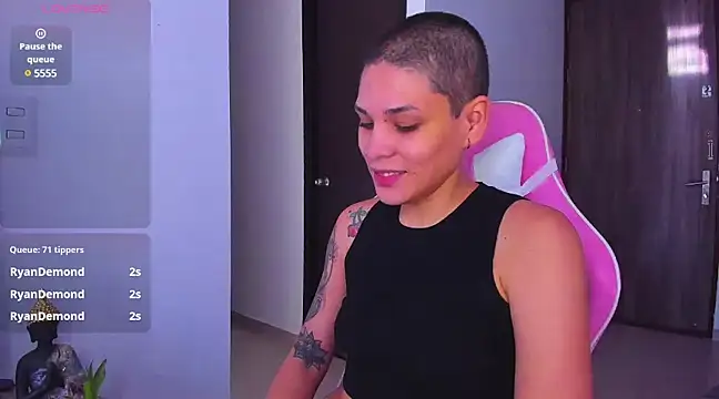 Snapshot of Charlee_pink chatting on 28, 12, 2024 Charlee pink online show from 28, 12, 2024