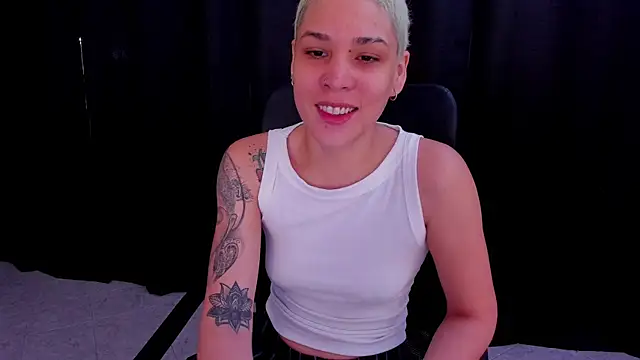 Snapshot of Charlee_pink chatting on 13, 9, 2025 Charlee pink online show from 13, 9, 2025