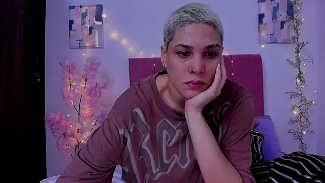 Snapshot of Charlee_pink chatting on 18, 9, 2025 Charlee pink online show from 18, 9, 2025