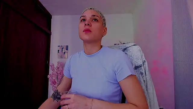 Snapshot of Charlee_pink chatting on 26, 9, 2025 Charlee pink online show from 26, 9, 2025